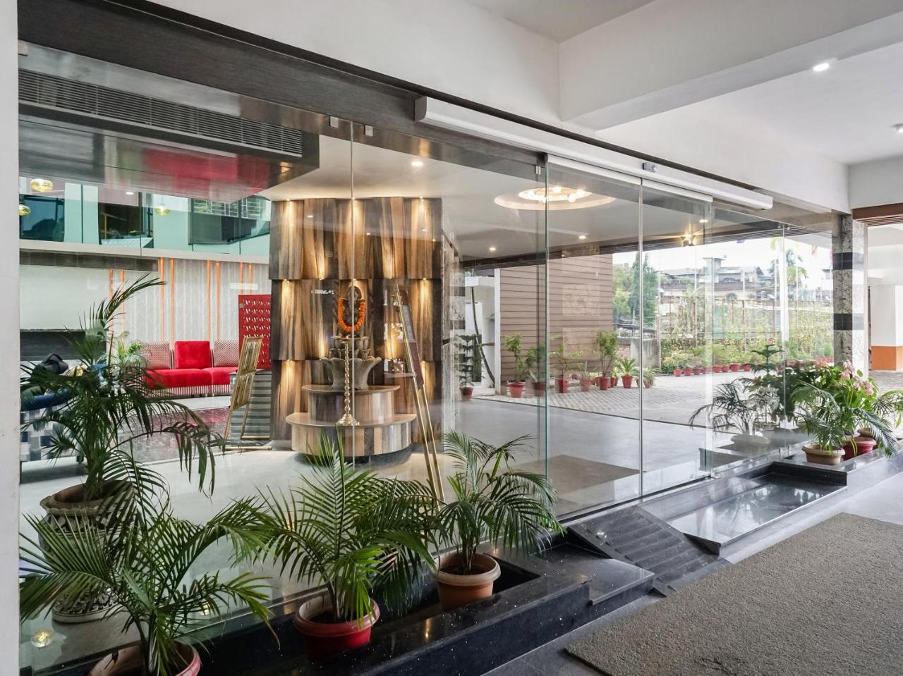 Treebo Tryst The Kalyaniz Guwahati Exterior foto